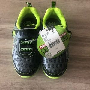 Light up turtle boy shoes, size 9
